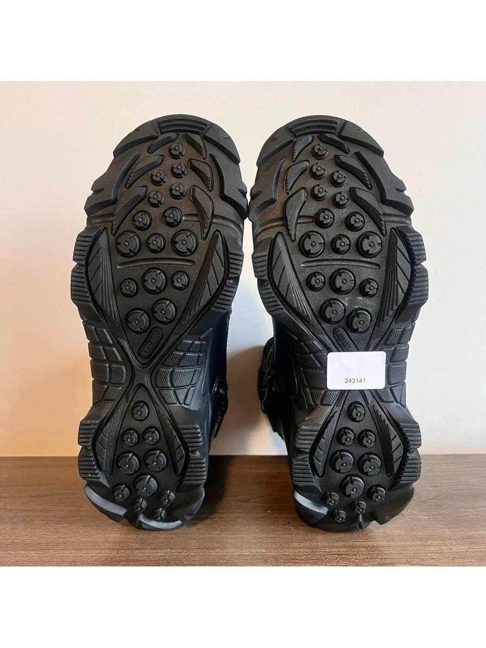 NEW Wolverine Men's Soft Toe Wilderness 8